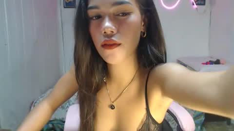Snapshot of dark_angel143 chatting on 10.06.25 dark_angel143 online show from 10.06.25