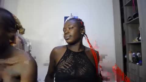 Snapshot of dark_divah chatting on 04.10.26 Divah online show from 04.10.26
