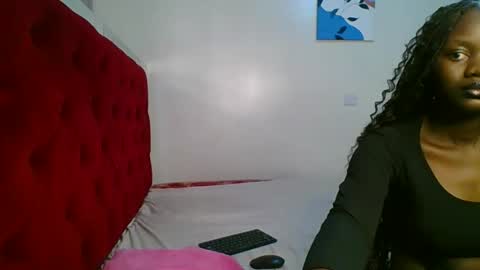 Snapshot of dark_divah chatting on 04.14.26 Divah online show from 04.14.26