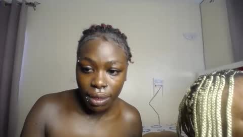 Snapshot of dark_divah chatting on 05.01.26 Divah online show from 05.01.26