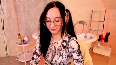 Snapshot of dark_lola_ chatting on 12.14.24 Lola online show from 12.14.24