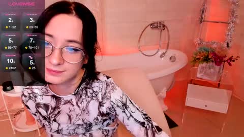 Snapshot of dark_lola_ chatting on 12.20.24 Lola online show from 12.20.24