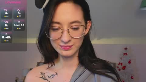 Snapshot of dark_lola_ chatting on 12.23.24 Lola online show from 12.23.24