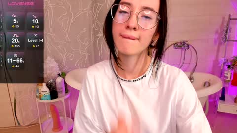 Snapshot of dark_lola_ chatting on 12.28.24 Lola online show from 12.28.24