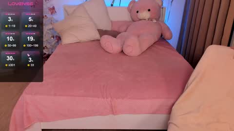 Snapshot of dark_lola_ chatting on 12.31.24 Lola online show from 12.31.24