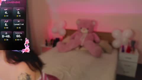 Snapshot of dark_lola_ chatting on 02.20.25 Lola online show from 02.20.25