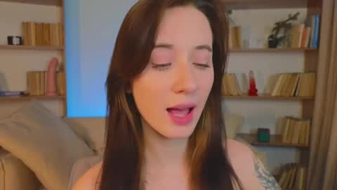 Snapshot of dark_lola_ chatting on 03.08.25 Lola online show from 03.08.25