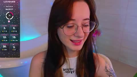 Snapshot of dark_lola_ chatting on 03.09.25 Lola online show from 03.09.25