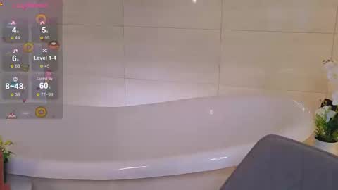 Snapshot of dark_lola_ chatting on 09.10.25 Lola online show from 09.10.25