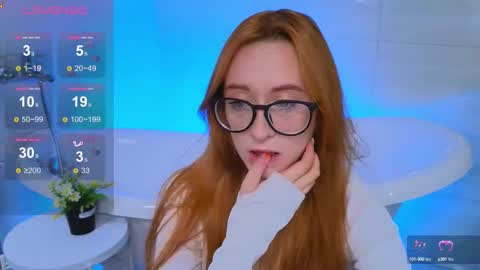 Snapshot of dark_lola_ chatting on 09.16.25 Lola online show from 09.16.25