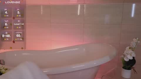 Snapshot of dark_lola_ chatting on 10.07.25 Lola online show from 10.07.25