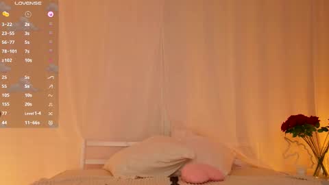 Snapshot of dark_lola_ chatting on 11.07.25 Lola online show from 11.07.25