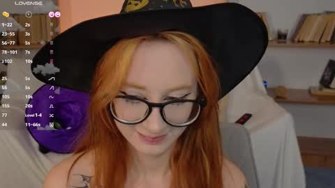 Snapshot of dark_lola_ chatting on 11.27.25 Lola online show from 11.27.25