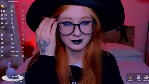 Snapshot of dark_lola_ chatting on 12.19.25 Lola online show from 12.19.25