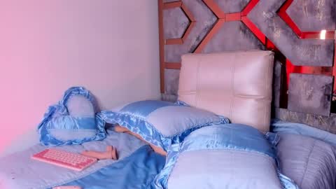 Snapshot of dark_madison chatting on 02.01.25 CELESTE online show from 02.01.25