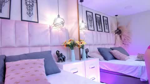 Nina online show from 09.18.25