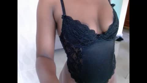 Snapshot of dark_qween chatting on 03.05.25 dark_qween online show from 03.05.25