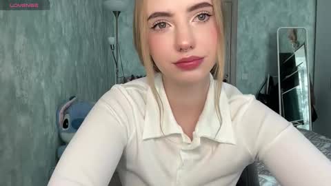 Snapshot of dark_side1213 chatting on 09.19.25 Darkside online show from 09.19.25