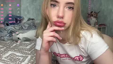 Snapshot of dark_side1213 chatting on 10.13.25 Darkside online show from 10.13.25