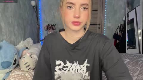 Snapshot of dark_side1213 chatting on 11.10.25 Darkside online show from 11.10.25