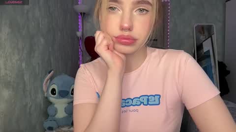 Snapshot of dark_side1213 chatting on 11.19.25 Darkside online show from 11.19.25