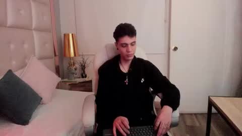 dark_sun333 online show from 12.19.25