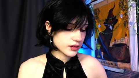 Snapshot of dark_vamp_ chatting on 12.19.24 Vamp  online show from 12.19.24