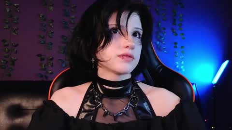 Snapshot of dark_vamp_ chatting on 01.18.25 Vamp  online show from 01.18.25