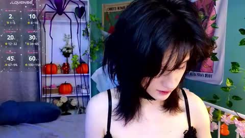 Snapshot of dark_vamp_ chatting on 10.29.25 Vamp  online show from 10.29.25