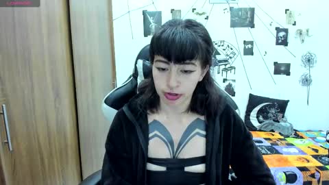 Hi Im Yuri  independent modelhelp me get my 111 hands upuwu online show from 02.28.25