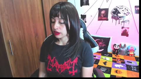 Hi Im Yuri  independent modelhelp me get my 111 hands upuwu online show from 11.29.25