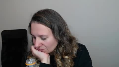 Snapshot of darklure_ chatting on 10.20.25 Anna online show from 10.20.25