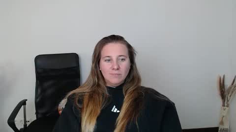 Snapshot of darklure_ chatting on 10.31.25 Anna online show from 10.31.25