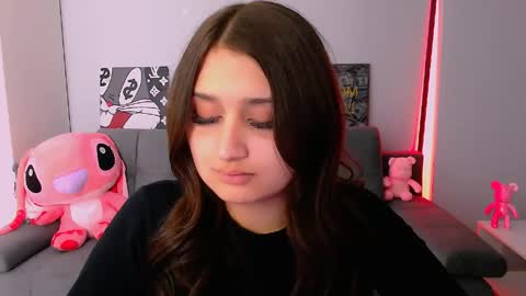 Snapshot of darksidelove_ chatting on 04.25.26 Amelie online show from 04.25.26