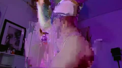 Snapshot of darlingvenus chatting on 11.19.25 Venus online show from 11.19.25