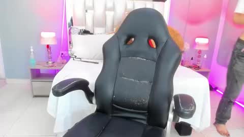 darlyn_tenderhot__ online show from 10.18.25