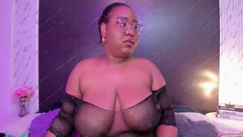 Snapshot of darnellqueen chatting on 10.21.25 Darnell Queen online show from 10.21.25