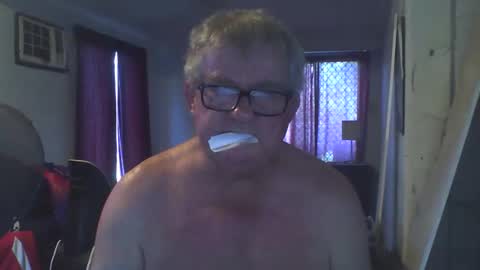 Snapshot of darwincock chatting on 02.28.25 darwincock online show from 02.28.25