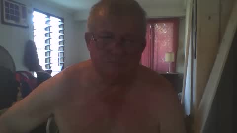 Snapshot of darwincock chatting on 09.19.25 darwincock online show from 09.19.25