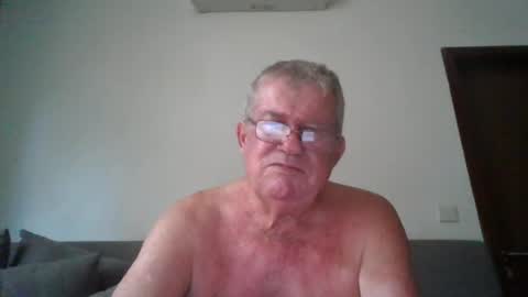 Snapshot of darwincock chatting on 06.13.26 darwincock online show from 06.13.26