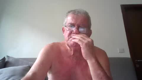 Snapshot of darwincock chatting on 06.15.26 darwincock online show from 06.15.26