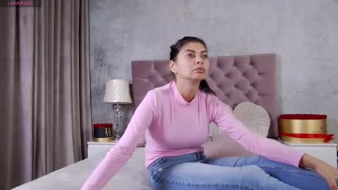 Snapshot of daryaree chatting on 12.15.25 Darya online show from 12.15.25