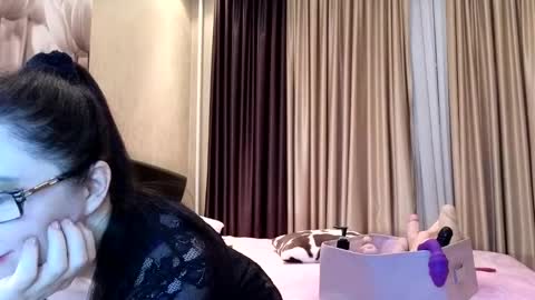 Snapshot of dashahart chatting on 01.07.25 DashaHart online show from 01.07.25