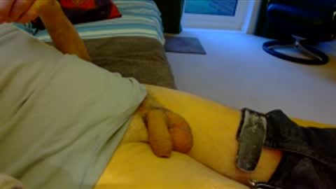 Snapshot of davalage chatting on 12.20.25 davalage online show from 12.20.25