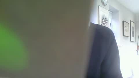 Snapshot of davesmth chatting on 12.16.25 Davesmth online show from 12.16.25