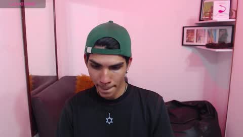 Snapshot of david_925_ chatting on 11.22.25 David online show from 11.22.25