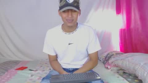 Snapshot of david_efrem chatting on 02.19.25 david_efrem online show from 02.19.25
