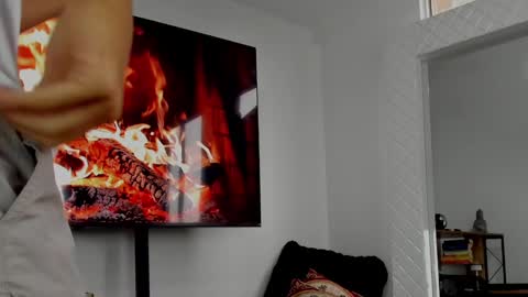 Hey im David that loves to explore and speak their fantasies. Very open talktative and nice. Feel free to chat with me online show from 01.04.25