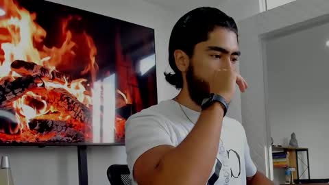 Hey im David that loves to explore and speak their fantasies. Very open talktative and nice. Feel free to chat with me online show from 01.04.25