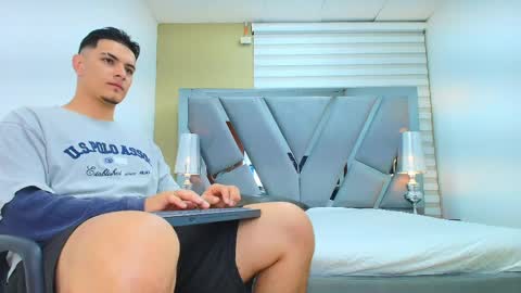 david_victoriaa online show from 04.11.26